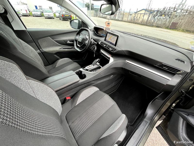 PEUGEOT 3008 2020