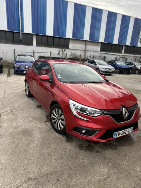 RENAULT MEGANE IV Berline bicorps trois ou cinq portes 2016