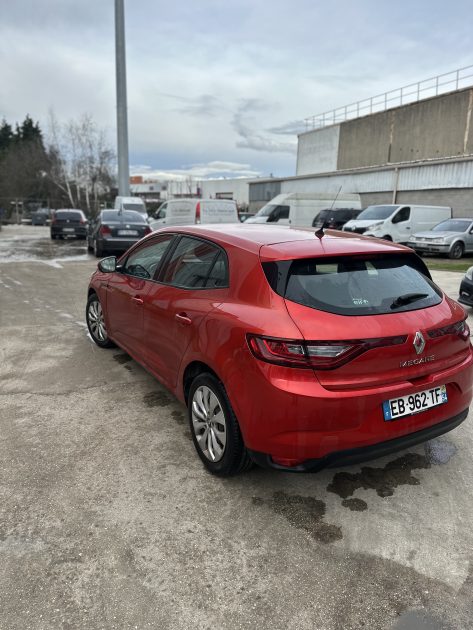 RENAULT MEGANE IV Berline bicorps trois ou cinq portes 2016