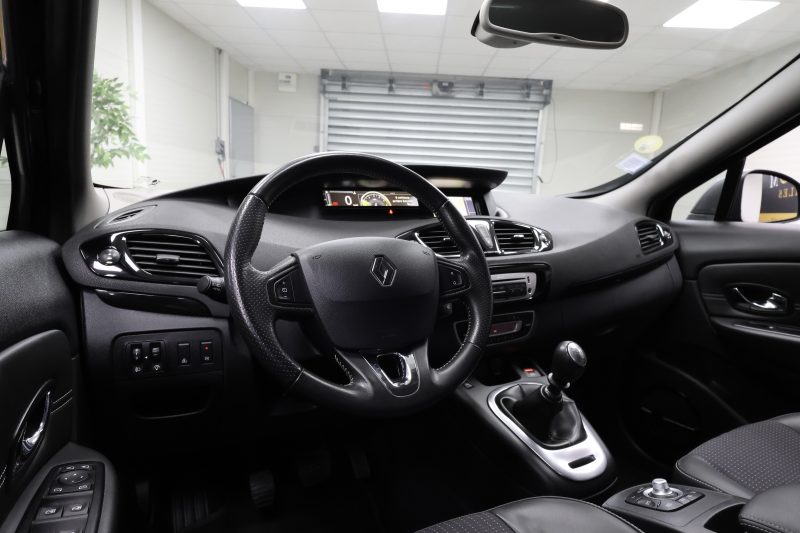 RENAULT Grand Scenic 2013