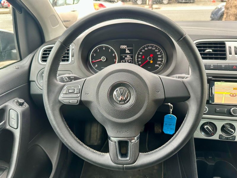 VOLKSWAGEN POLO 2013