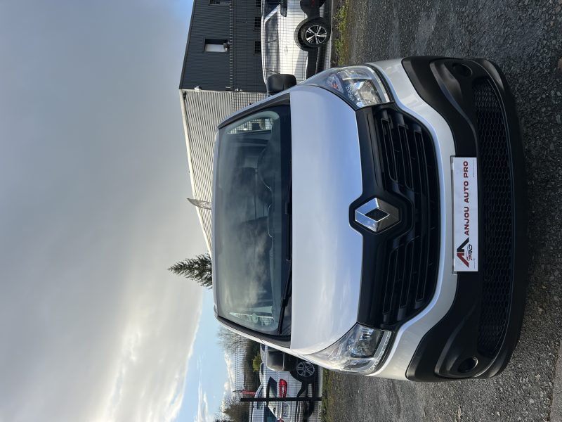 RENAULT TRAFIC III  2018