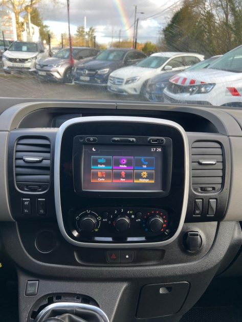 RENAULT TRAFIC III  2018