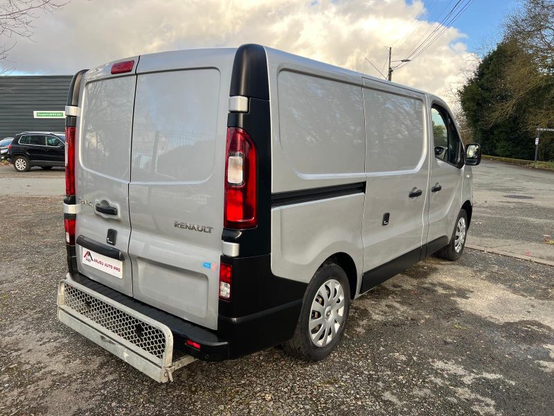 RENAULT TRAFIC III  2018