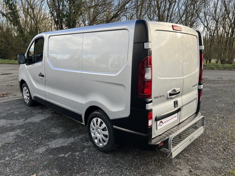 RENAULT TRAFIC III  2018