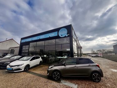 TOYOTA YARIS HYBRID Collection 11/2016