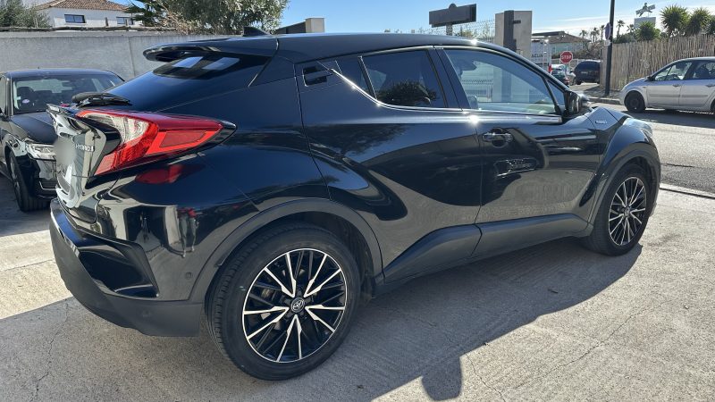 TOYOTA C-HR 2017