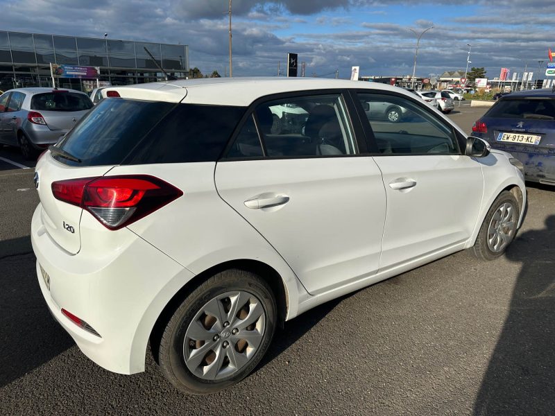 HYUNDAI I 20 2016