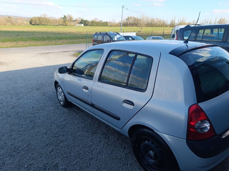 RENAULT CLIO 2003