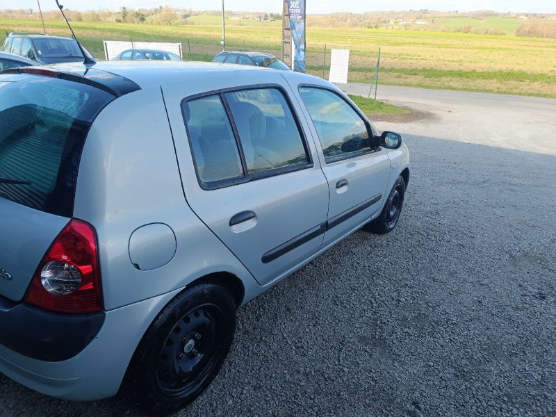 RENAULT CLIO 2003