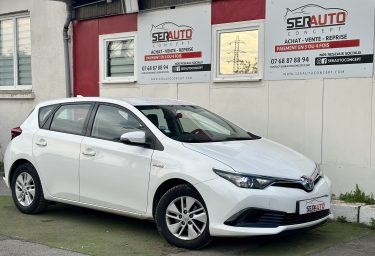 TOYOTA AURIS 2015