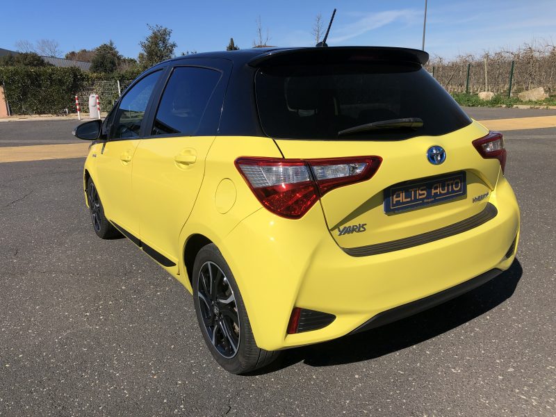 TOYOTA YARIS HYBRID 100h Toit panoramique