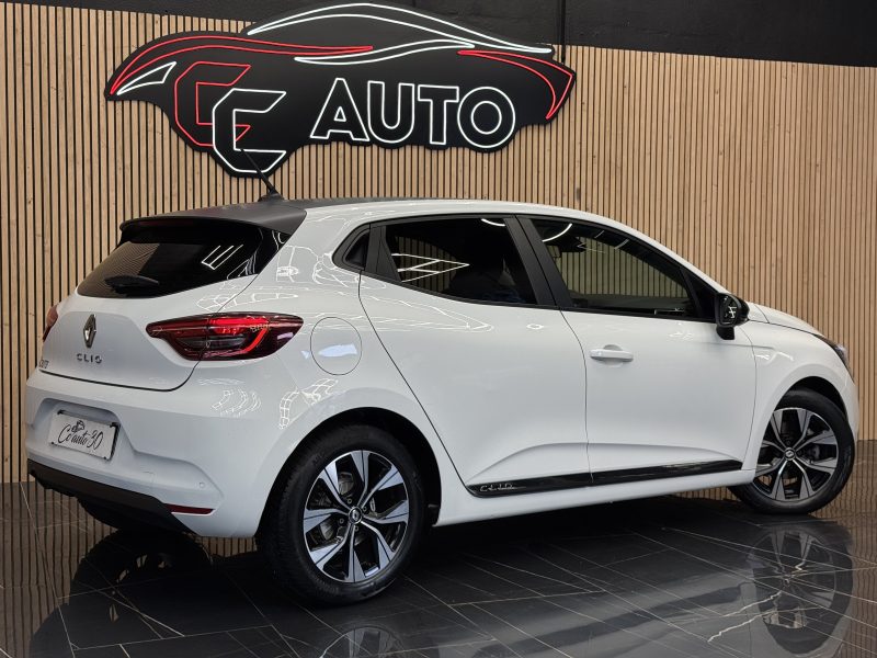 RENAULT CLIO 2023