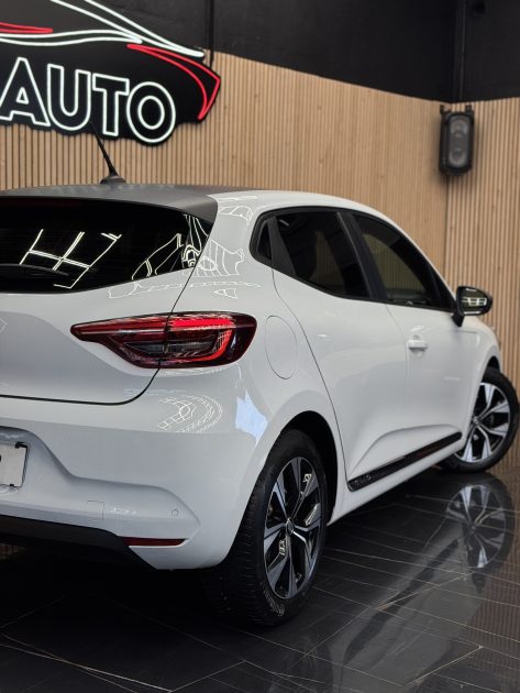 RENAULT CLIO 2023