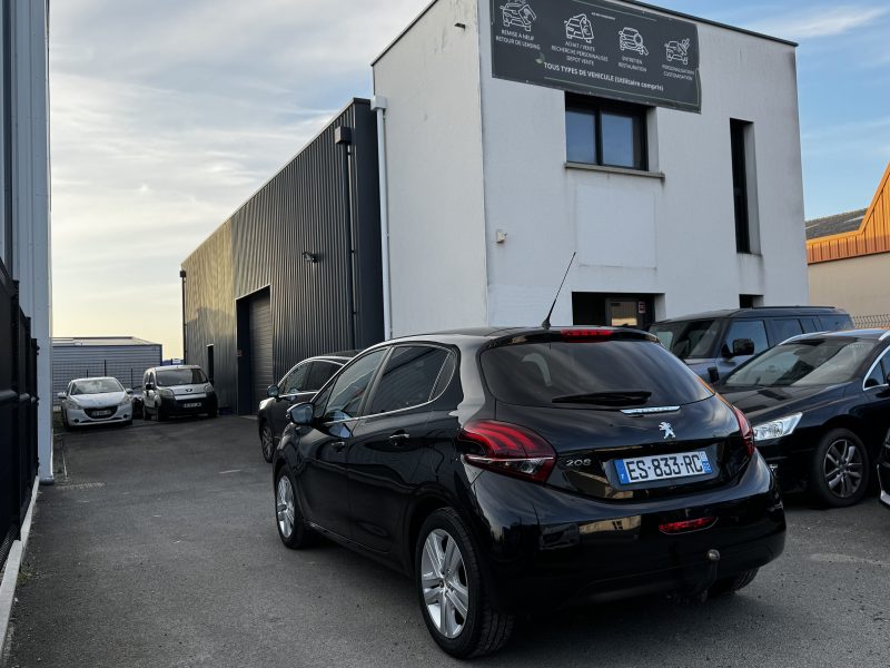 PEUGEOT 208 BLUE HDI  2017