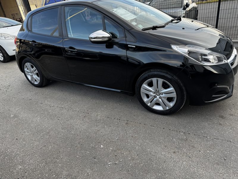 PEUGEOT 208 BLUE HDI  2017