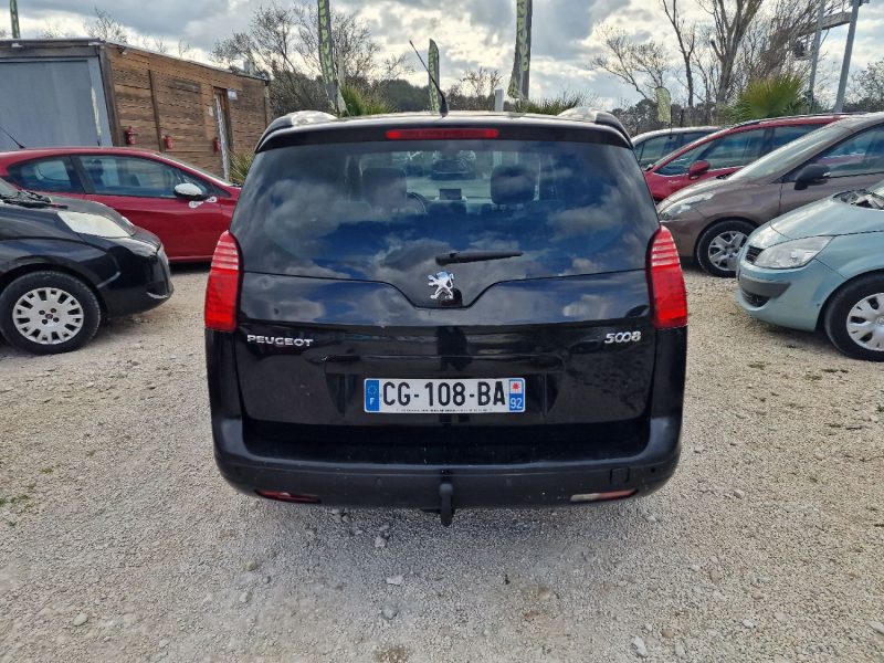 PEUGEOT 5008 2012