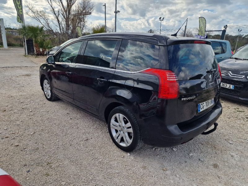 PEUGEOT 5008 2012