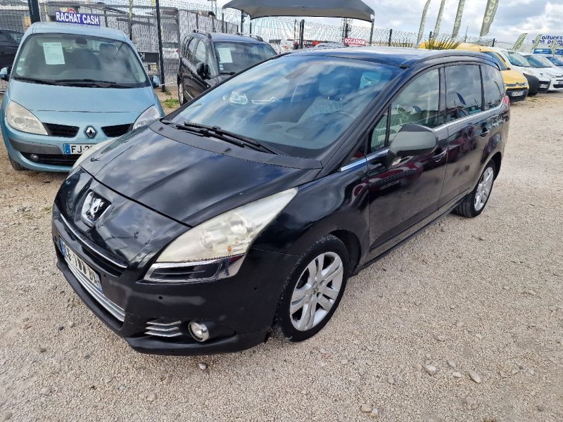 PEUGEOT 5008 2012