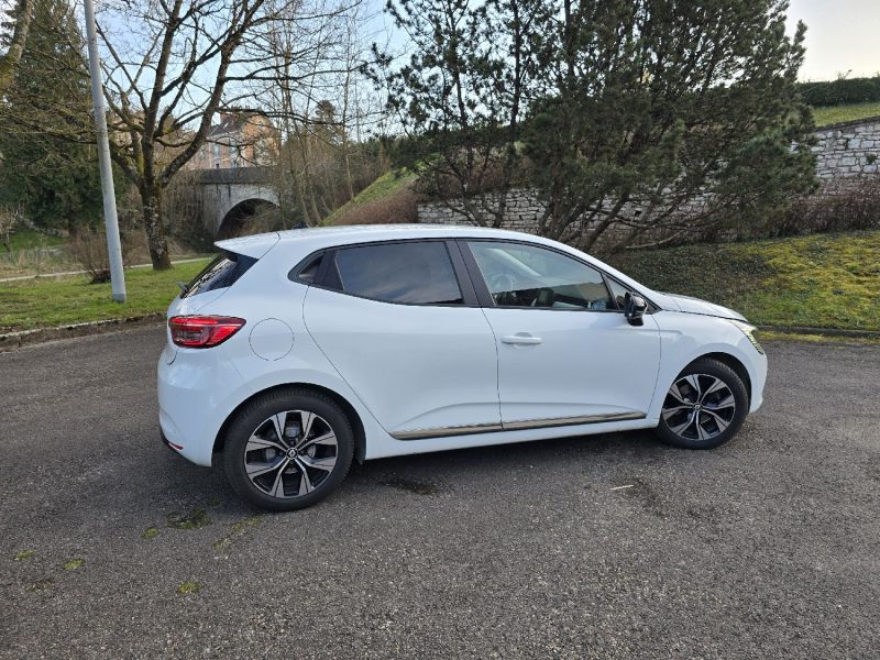 RENAULT CLIO 2023