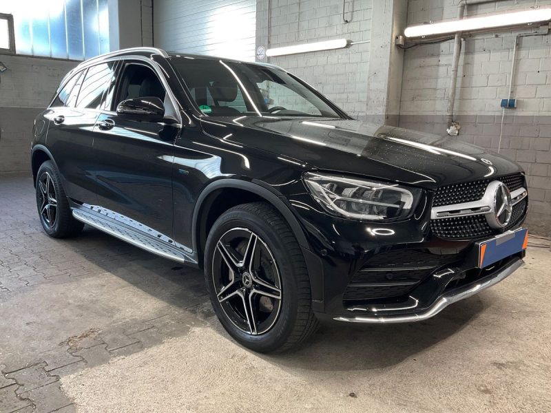 Mercedes-Benz Class GLC 300 e + Hybrid AMG Line 4-Matic