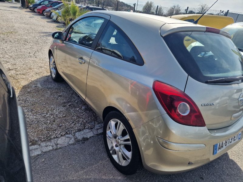 OPEL CORSA D 2009