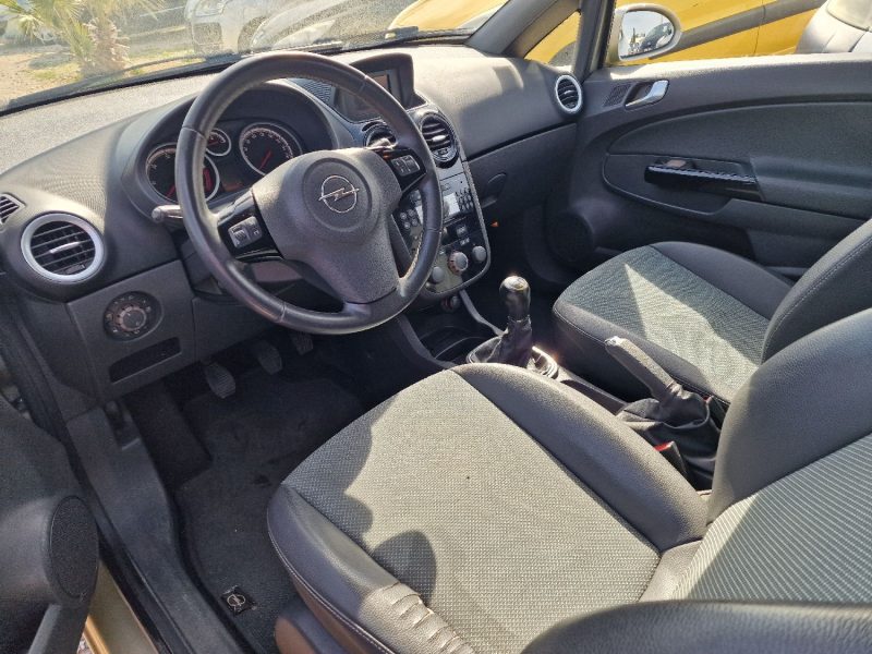 OPEL CORSA D 2009