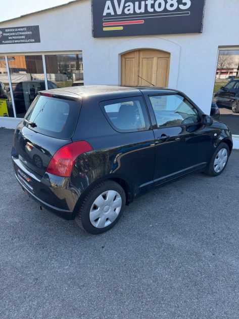 Suzuki Swift 1.5 102 CV Confort Black / Moteur à chaine / CT OK / Révisée