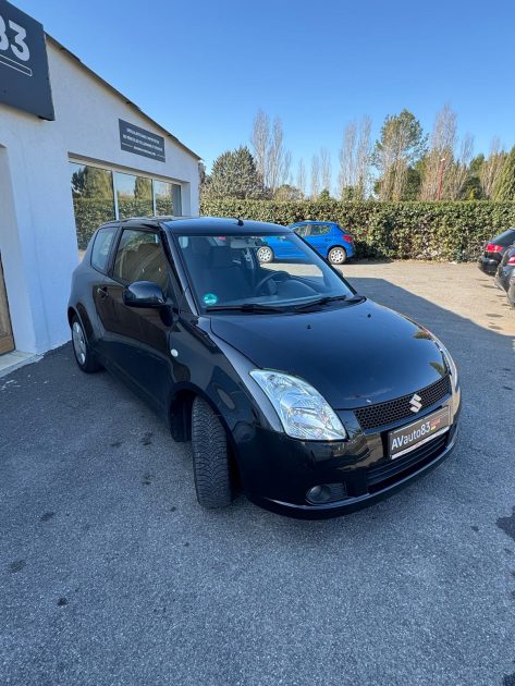 Suzuki Swift 1.5 102 CV Confort Black / Moteur à chaine / CT OK / Révisée