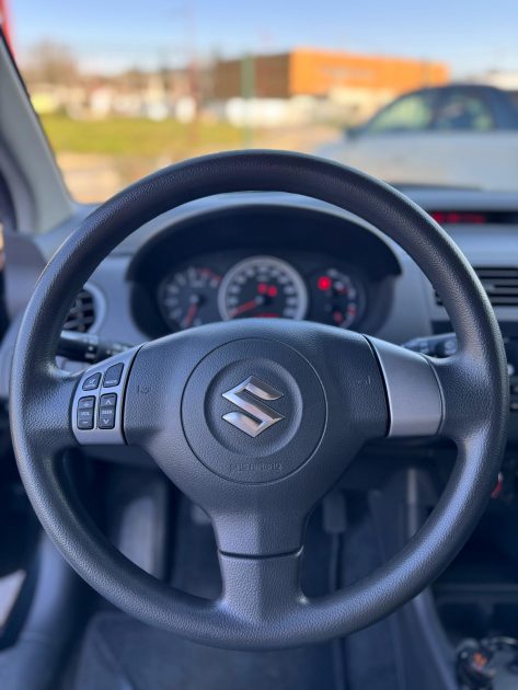 Suzuki Swift 1.5 102 CV Confort Black / Moteur à chaine / CT OK / Révisée