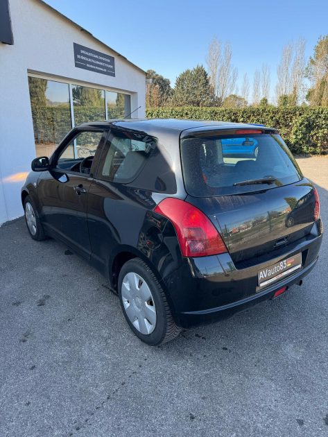 Suzuki Swift 1.5 102 CV Confort Black / Moteur à chaine / CT OK / Révisée