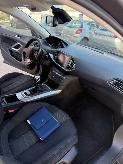 PEUGEOT 308 2015