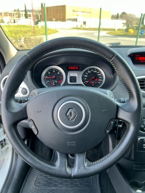 RENAULT CLIO 2012 1.5 Dci 88cv / Distribution Neuve / CT OK 