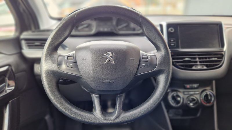 PEUGEOT 208 2019