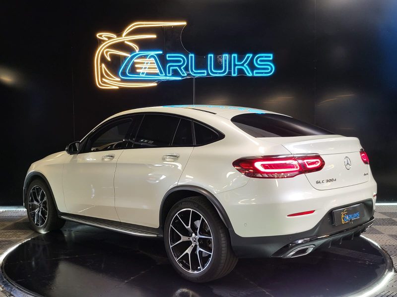 MERCEDES CLASSE GLC 300 d 4MATIC 245cv AMG LINE / SUIVI MERCEDES / SIEGES ELECTRIQUES / TOIT OUVRANT