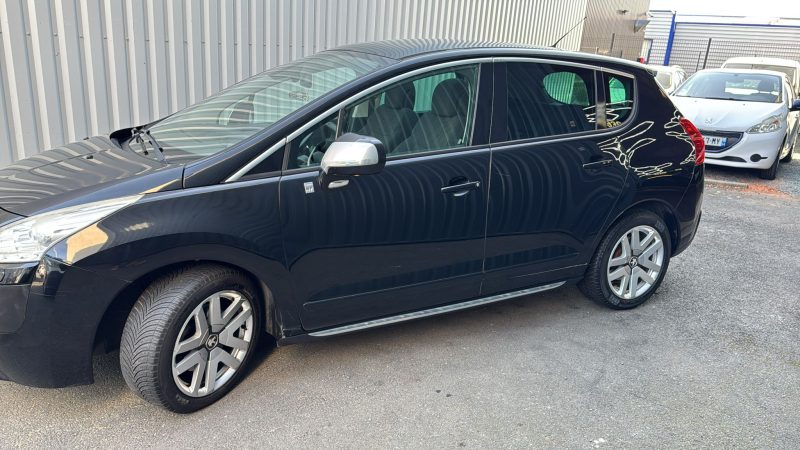 PEUGEOT 3008 2013