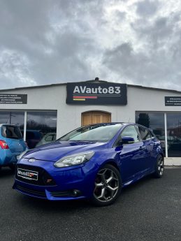 FORD FOCUS ST 2.0 250CV / Carnet Ford / CT OK / Révisée 