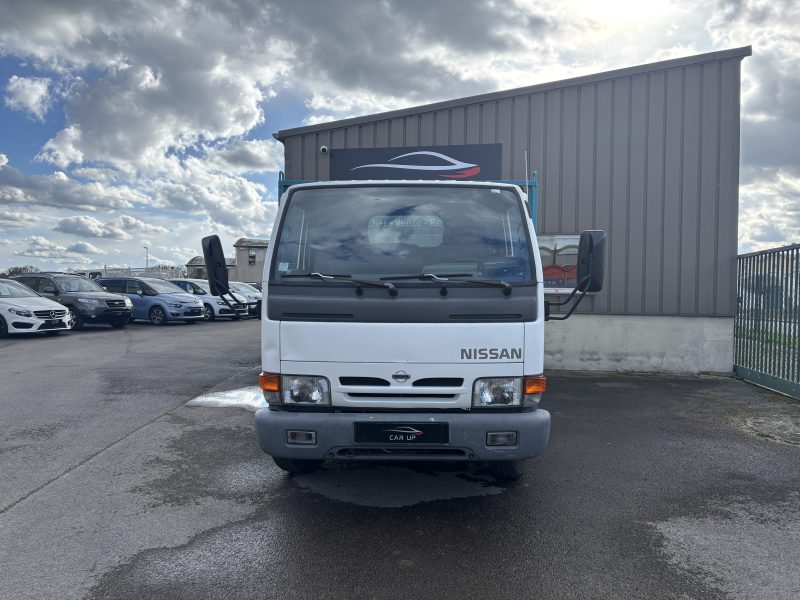 NISSAN CABSTAR E 2001