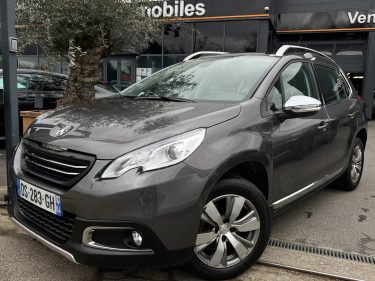 PEUGEOT 2008 ALLURE 1.2 110 Cv PREMIERE MAIN / 16 400 Kms GPS TOIT PANO CRIT AIR 1 - GARANTIE 1 AN