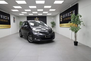 TOYOTA Yaris 2014