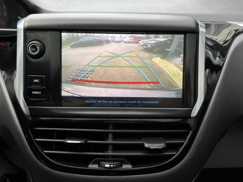 PEUGEOT 208 PHASE 2 SIGNATURE 1.2 82 APPLE CARPLAY & ANDROID CAMERA RECUL CRIT AIR 1 - GARANTIE 1 AN