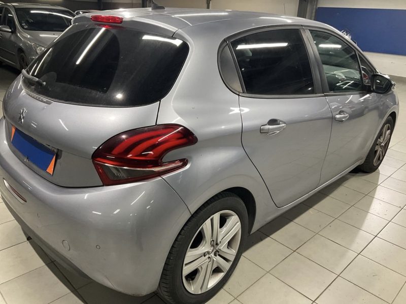 PEUGEOT 208 PHASE 2 SIGNATURE 1.2 82 APPLE CARPLAY & ANDROID CAMERA RECUL CRIT AIR 1 - GARANTIE 1 AN