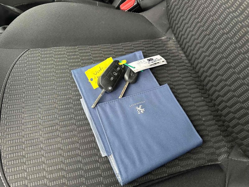 PEUGEOT 208 2019