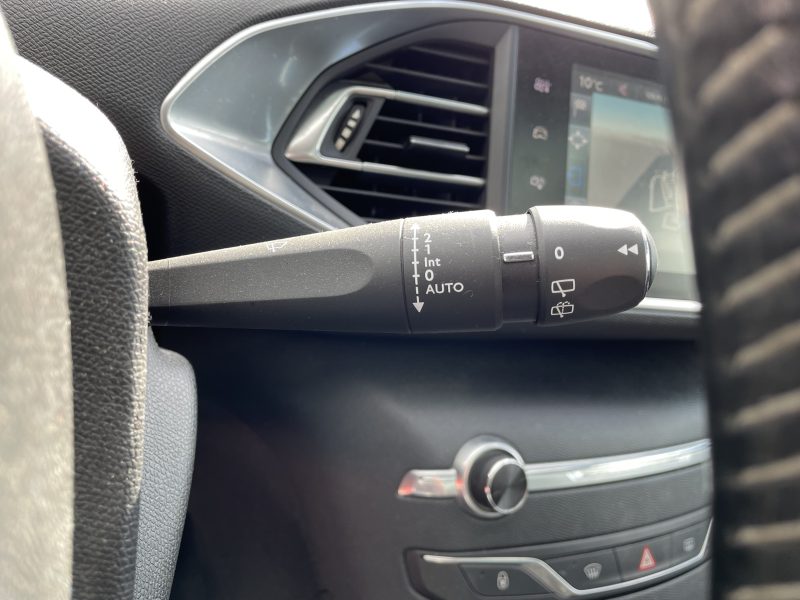 PEUGEOT 308 2015