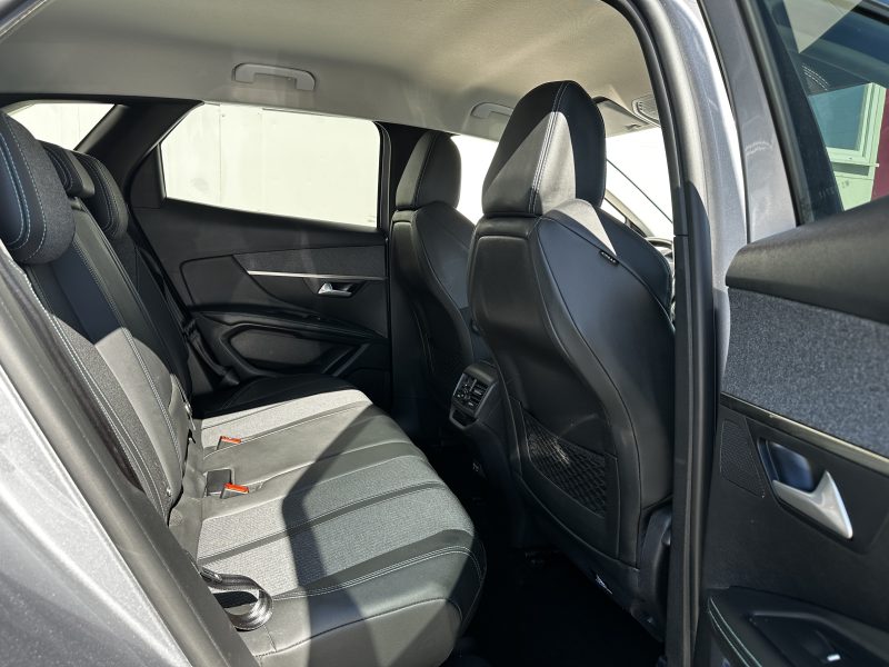 PEUGEOT 3008 2021
