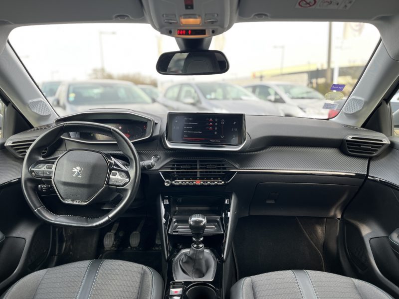 PEUGEOT 208 2020