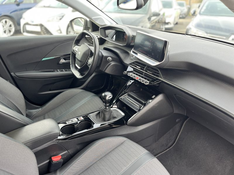 PEUGEOT 208 2020