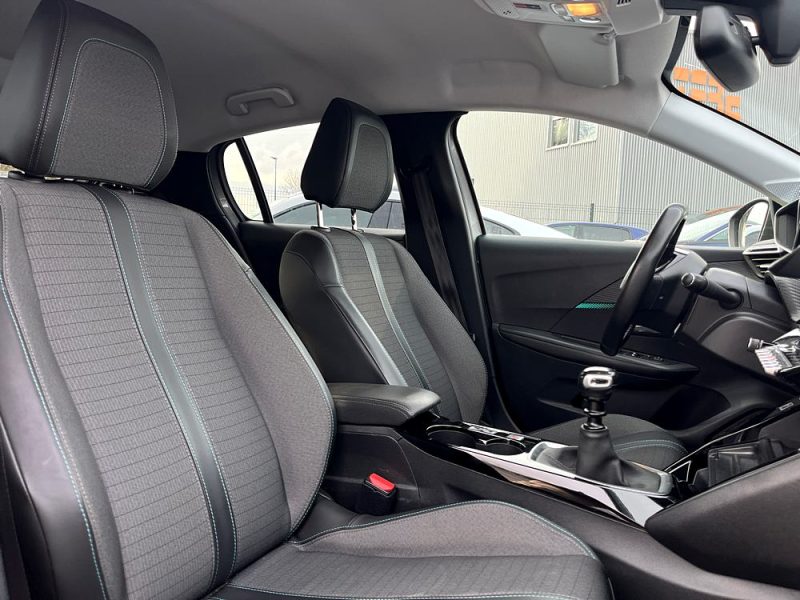 PEUGEOT 208 2020