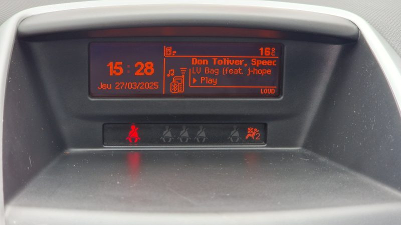 PEUGEOT 207 2011