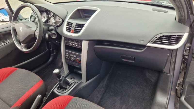 PEUGEOT 207 2011